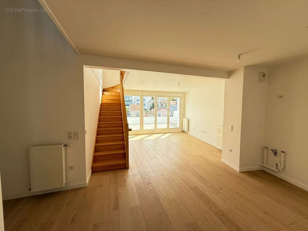 Appartement à ISSY-LES-MOULINEAUX