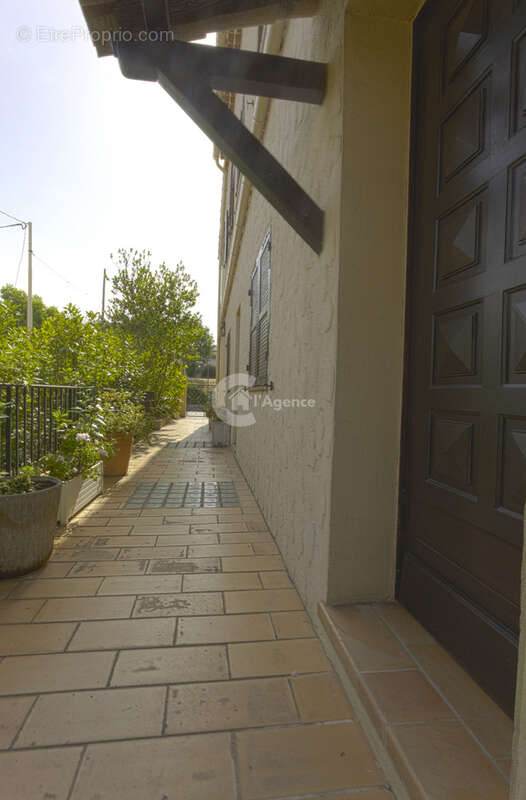 Appartement à MOUGINS