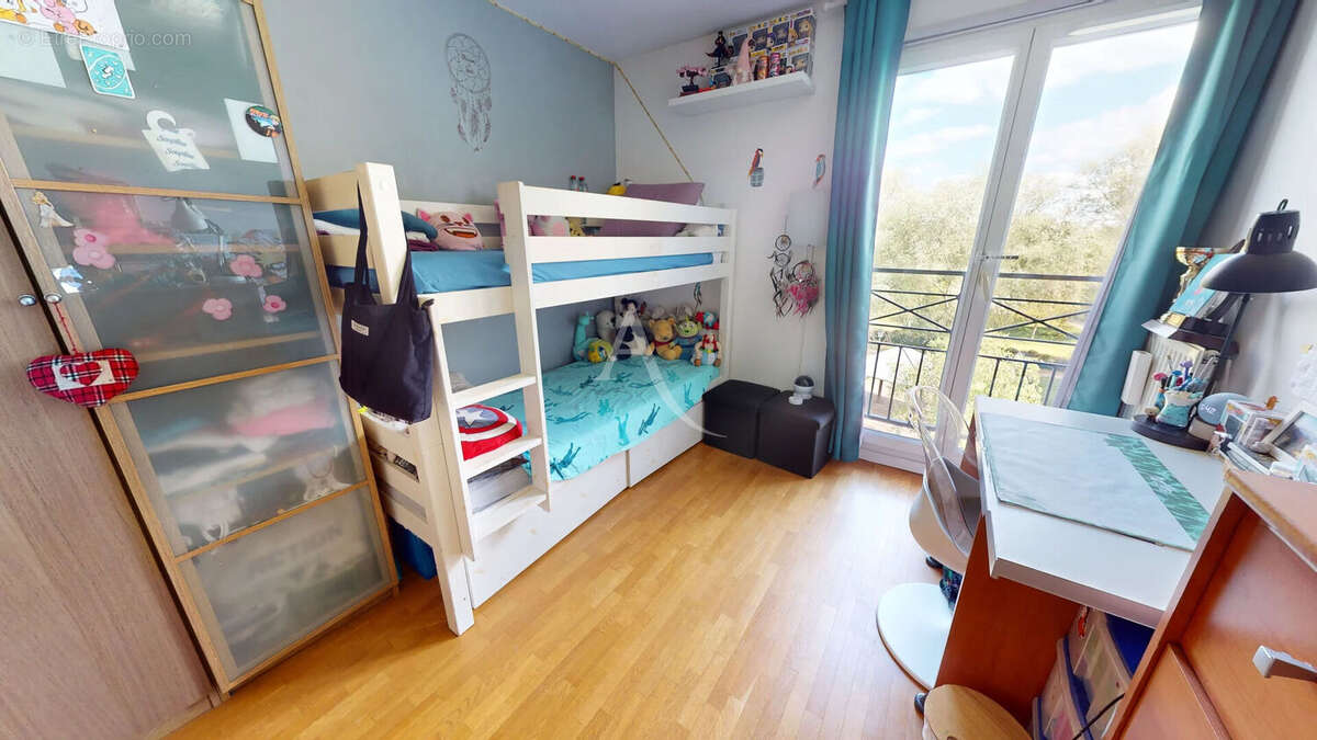 Appartement à VILLENEUVE-LA-GARENNE