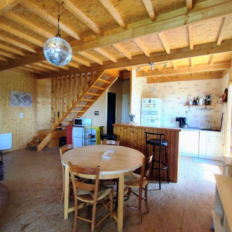 Maison à OUROUX-EN-MORVAN