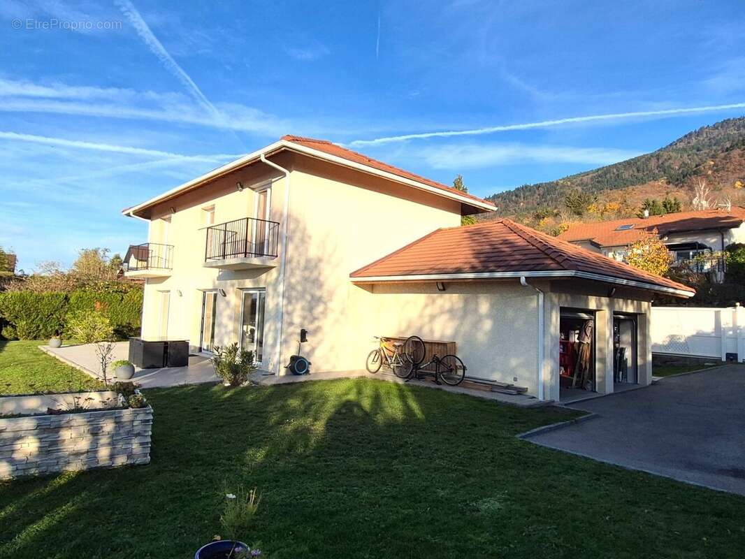 Maison à SAINT-CERGUES