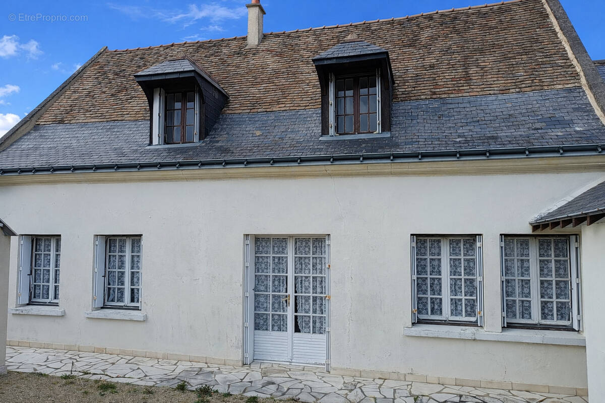 Maison à CINQ-MARS-LA-PILE