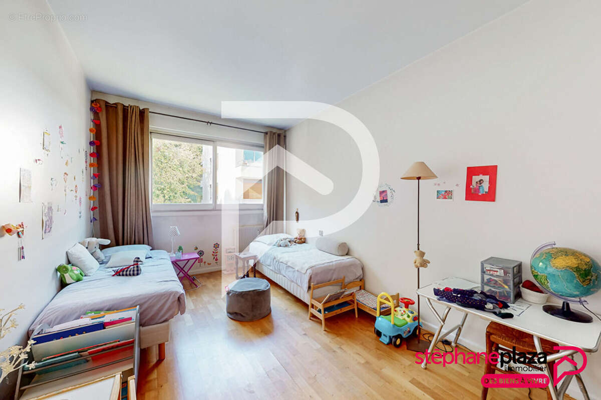 Appartement à LE MESNIL-LE-ROI