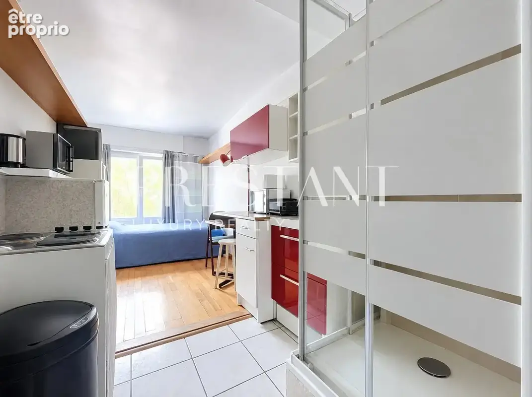 GARCHES - Chambre de service 12 m² - dernier étage - belle copropriété proche commodités - photo 9