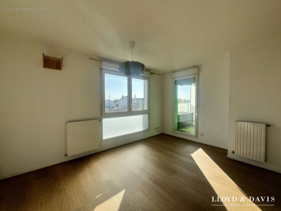 Appartement 37 m² à Begles  - photo 2