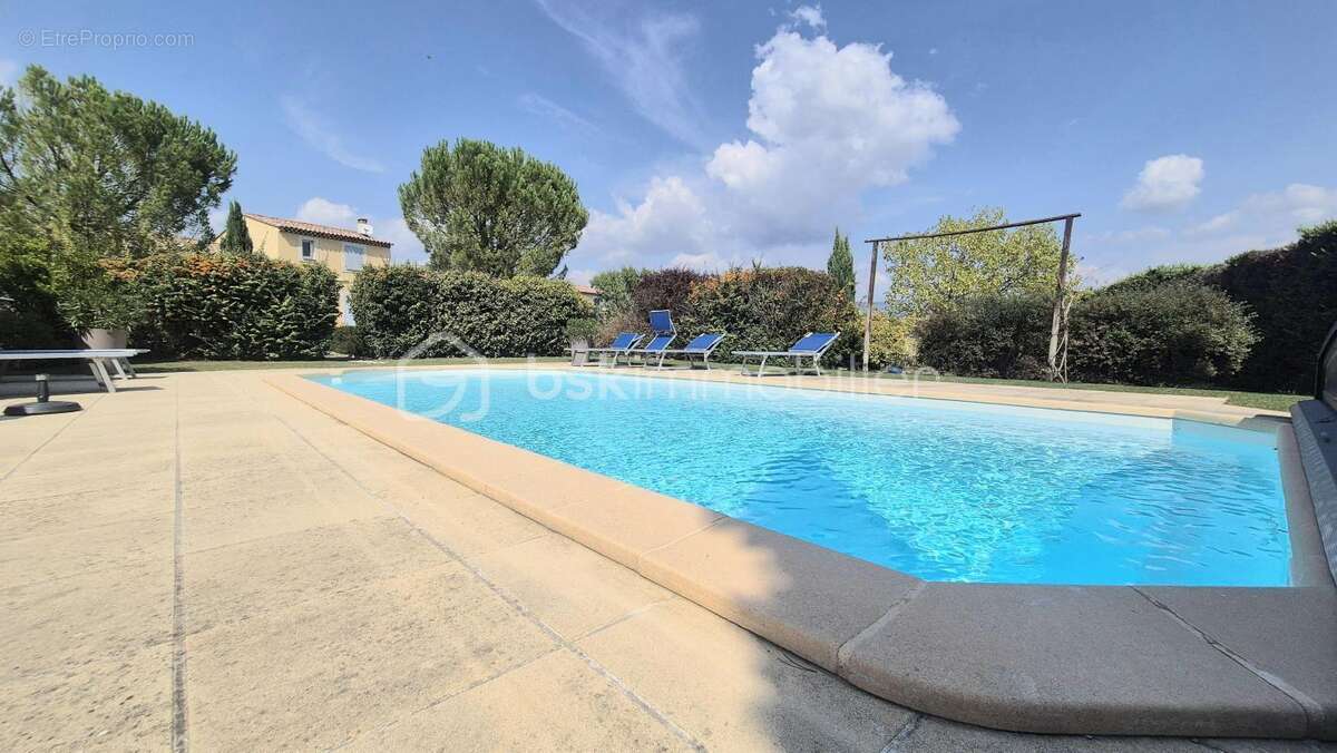 Maison à SAINT-SATURNIN-LES-APT