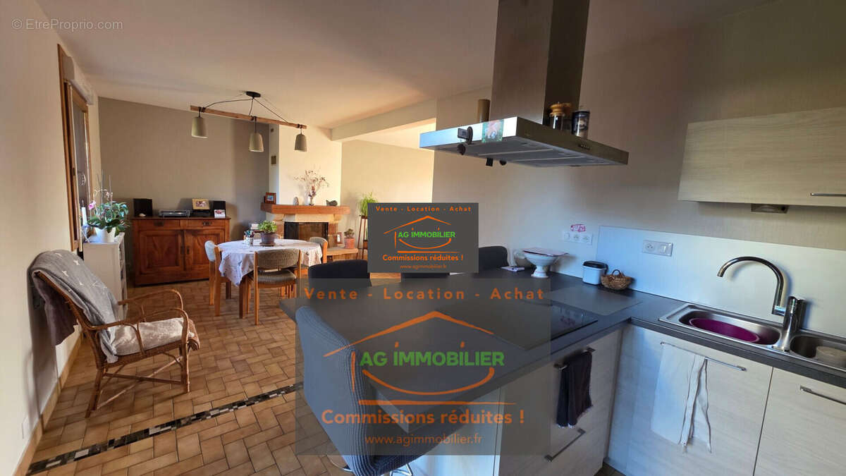 Maison à MONTGERMONT