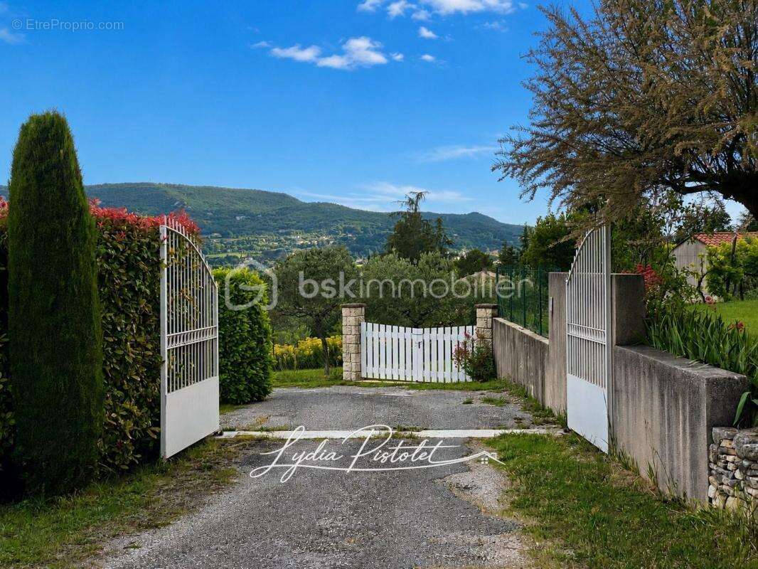 APT en Luberon (84) - Une maison ne se choisit pas seulement sur des photos… découvrez si celle-ci mérite votre visite - photo 11