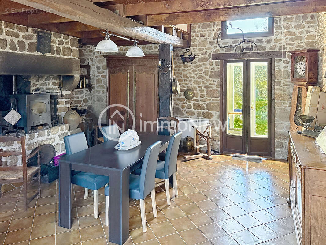 Maison à CAROLLES