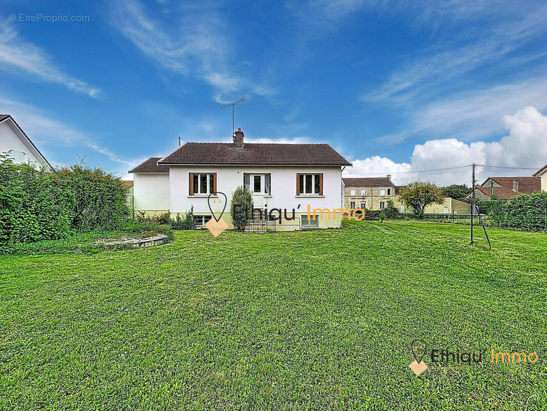 Maison à JONCHERY
