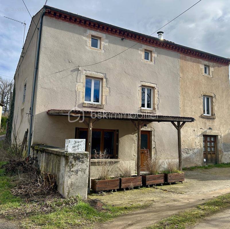 Maison à SAUXILLANGES