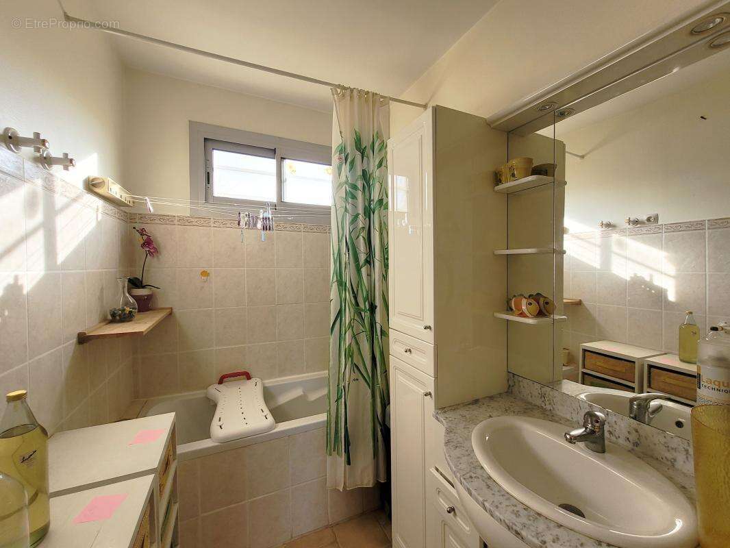 Maison à VINON-SUR-VERDON