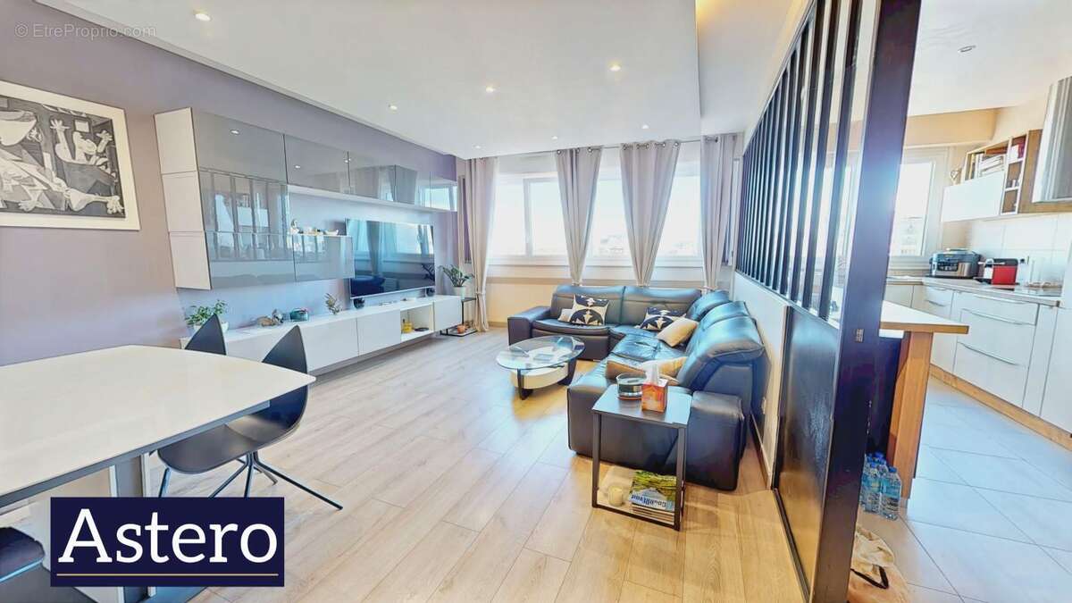 Appartement à COURBEVOIE