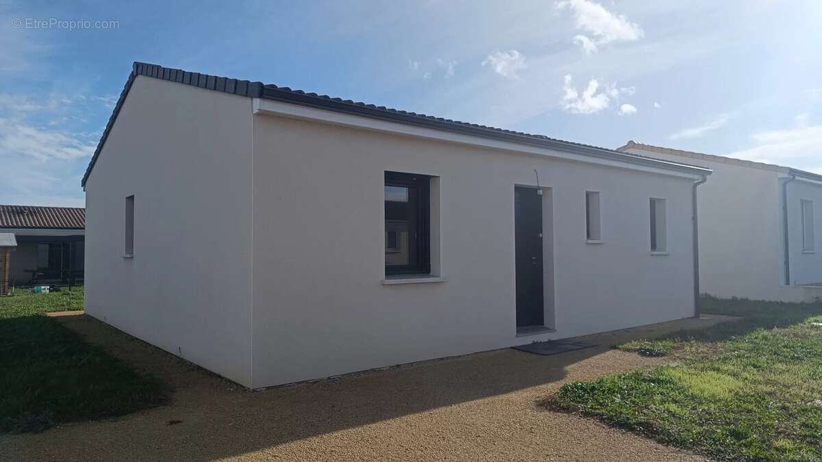 Maison à NEUVILLE-DE-POITOU