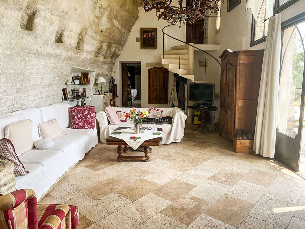 Maison troglodyte avec piscine bénéficiant d'une superbe vue  sur le Luberon - photo 11