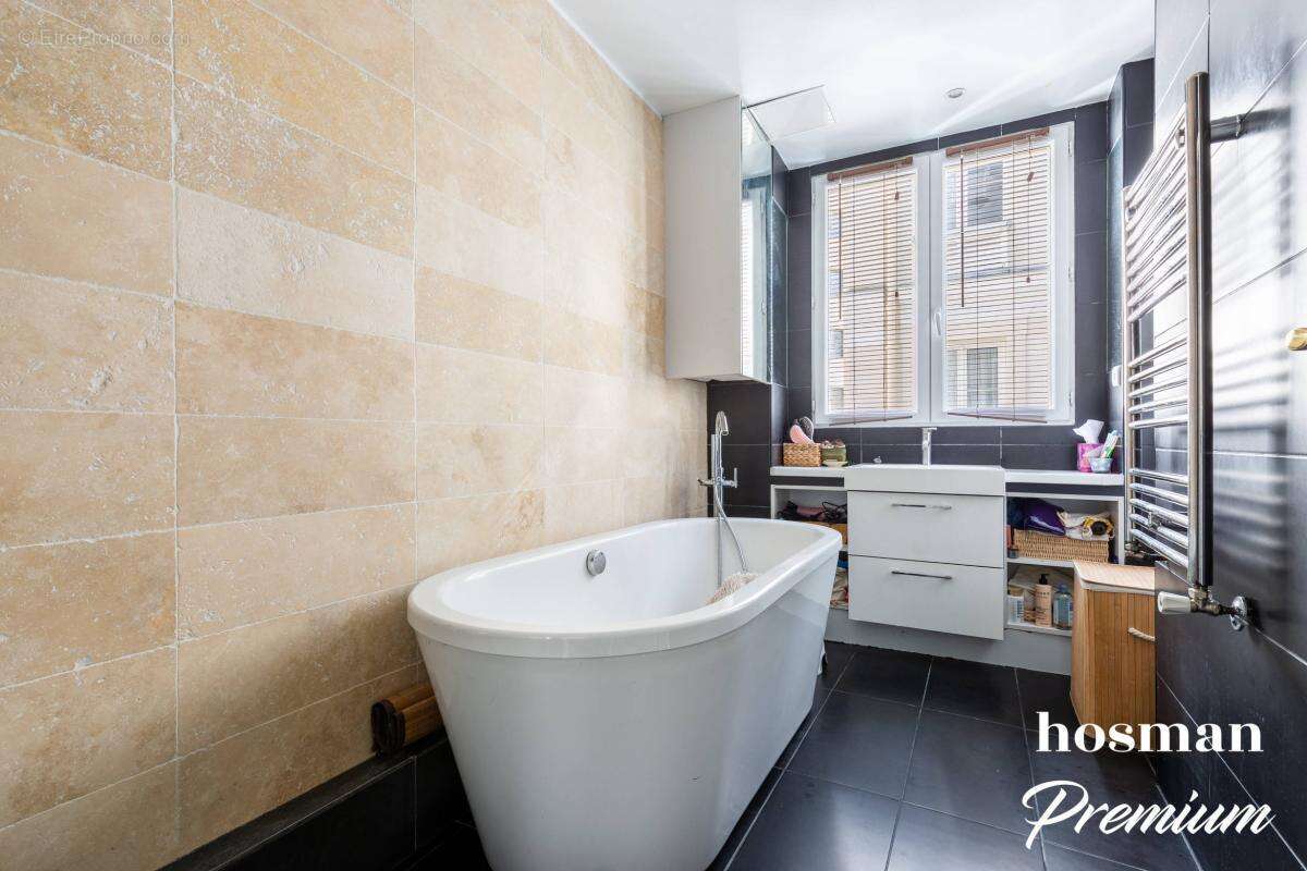 Appartement à PARIS-8E