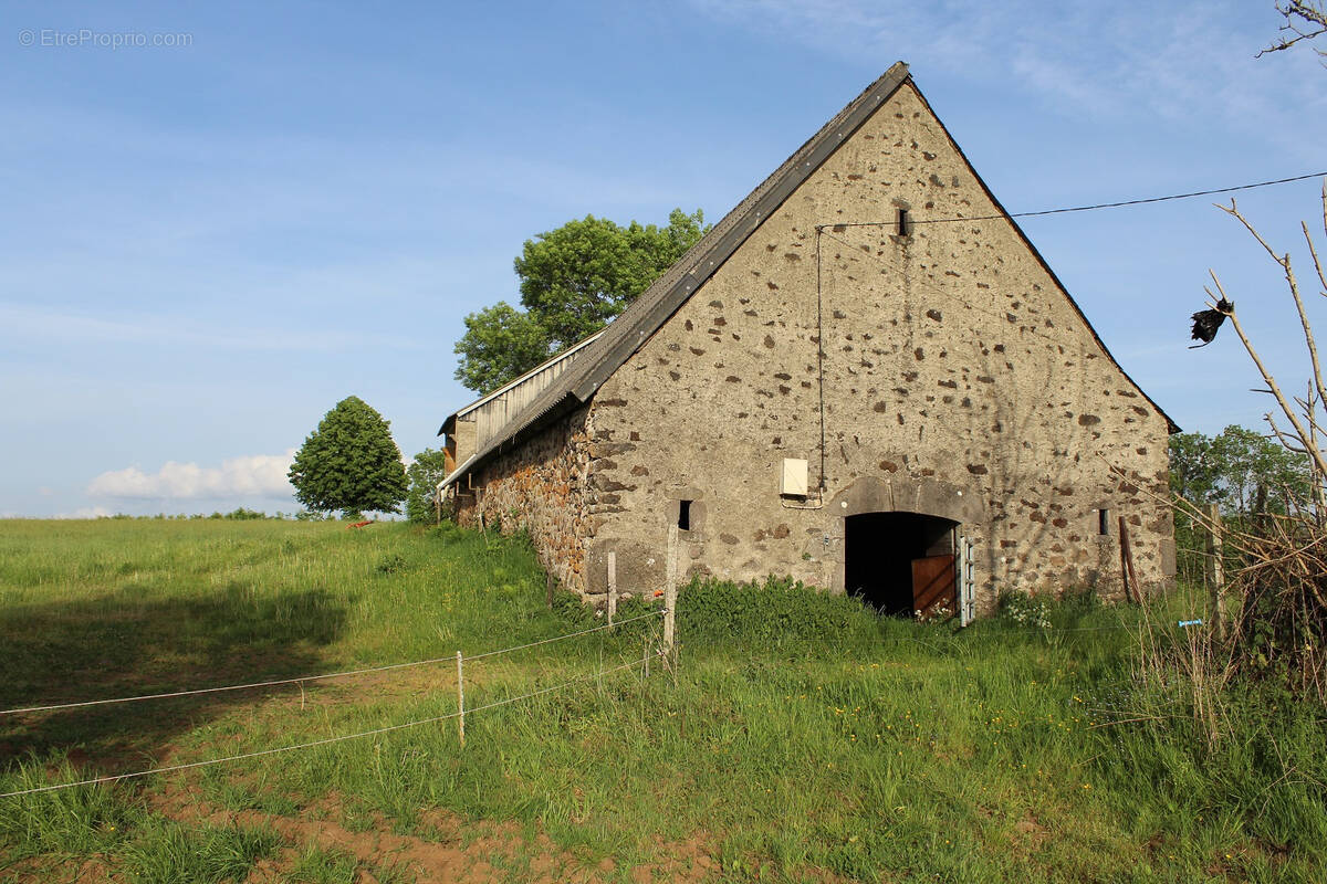 Maison à ANGLARDS-DE-SALERS