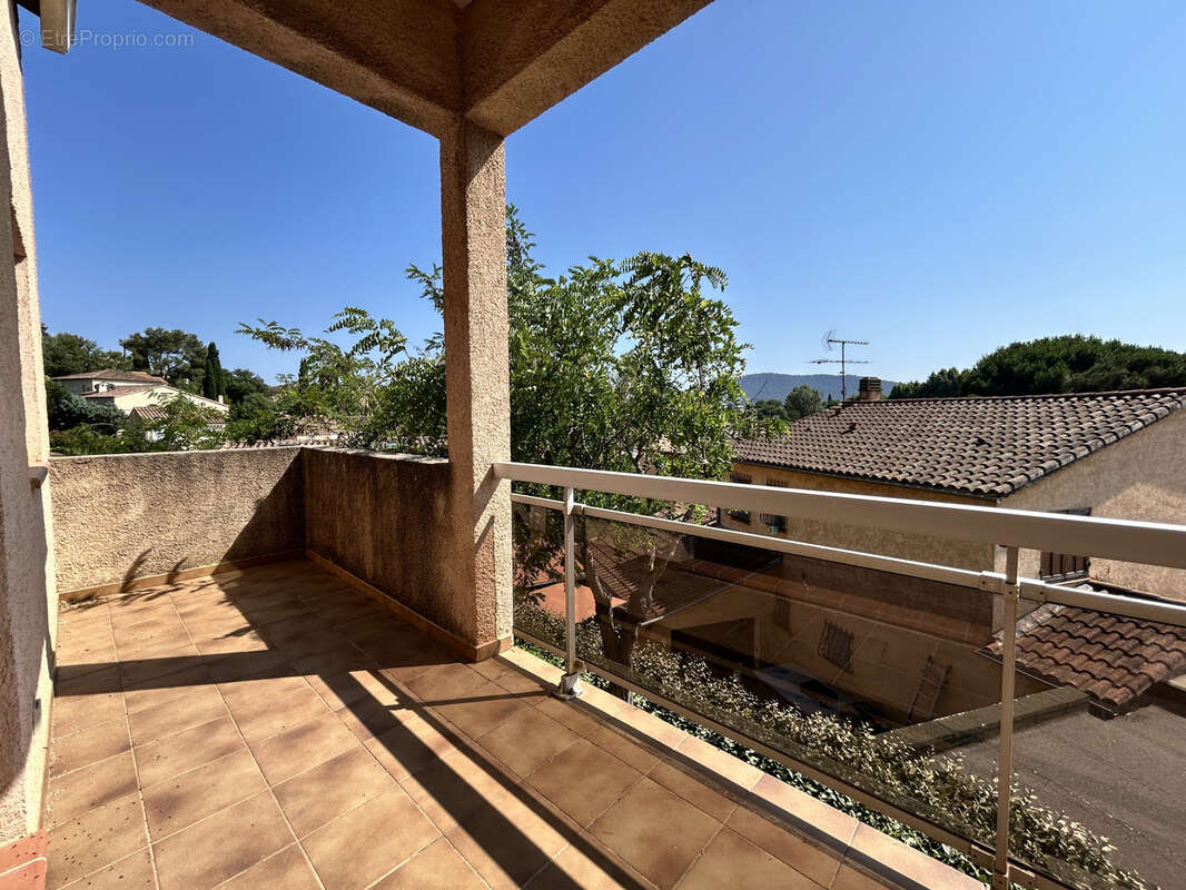 Appartement à HYERES