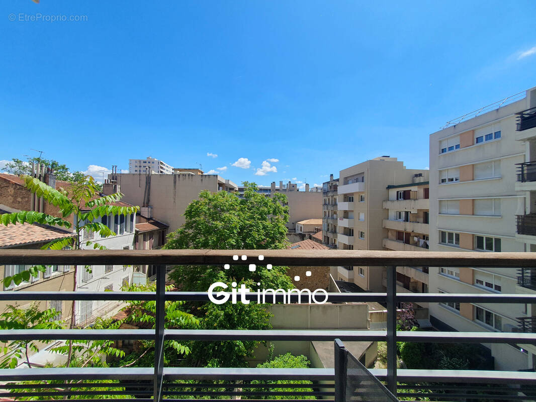 Appartement à MARSEILLE-4E