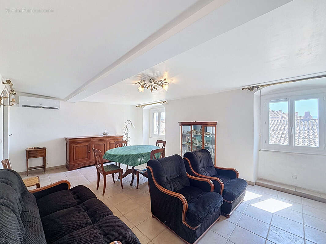 A vendre ! Appartement T4 de 118 m² au coeur du centre historique d'Ajaccio - photo 3