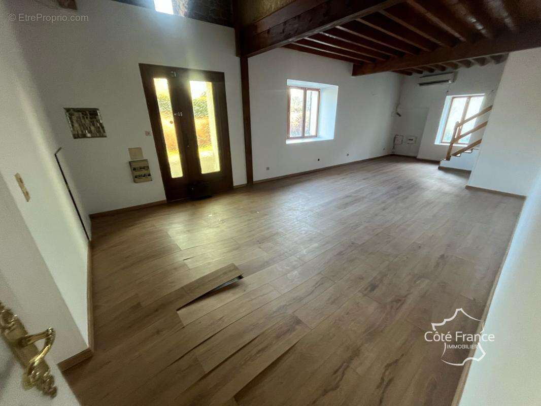 Maison à CHAMPLEMY