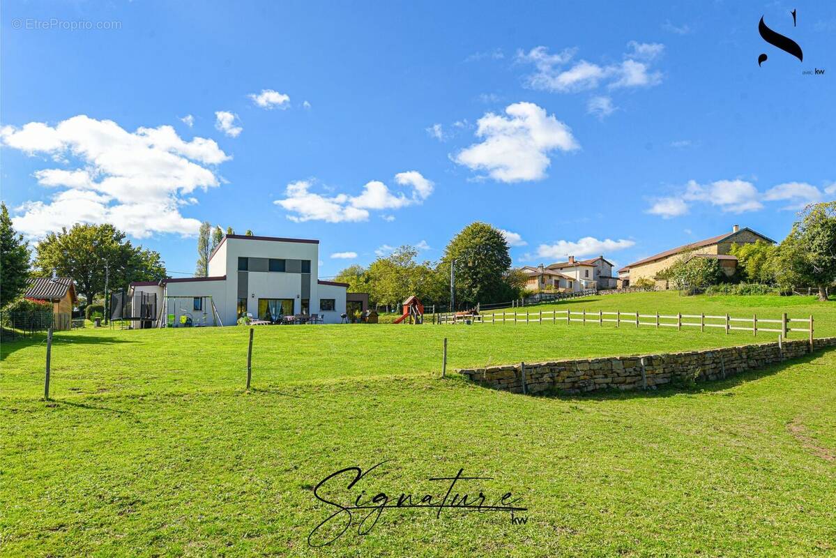 Maison à SAINT-PRIEST-SOUS-AIXE