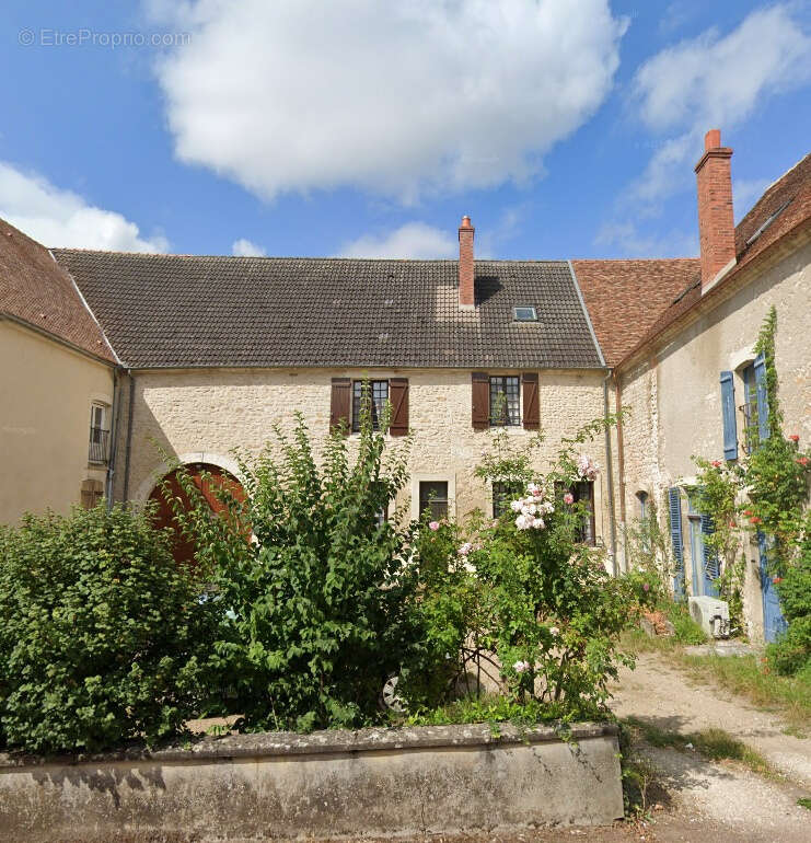 Maison à MESVES-SUR-LOIRE