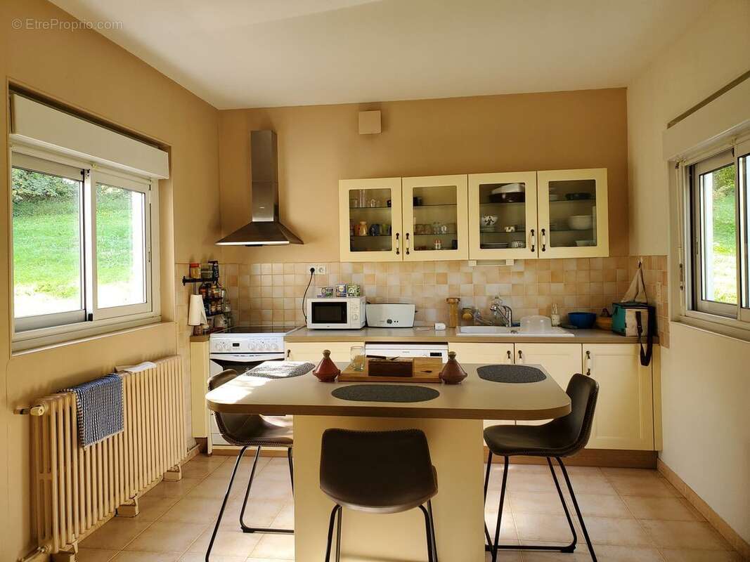 Maison à RUELLE-SUR-TOUVRE