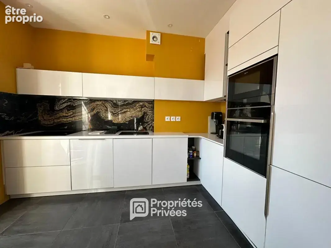 Appartement de standing 4 pièces 85 m2 avec balcons, cave et grenier - photo 2
