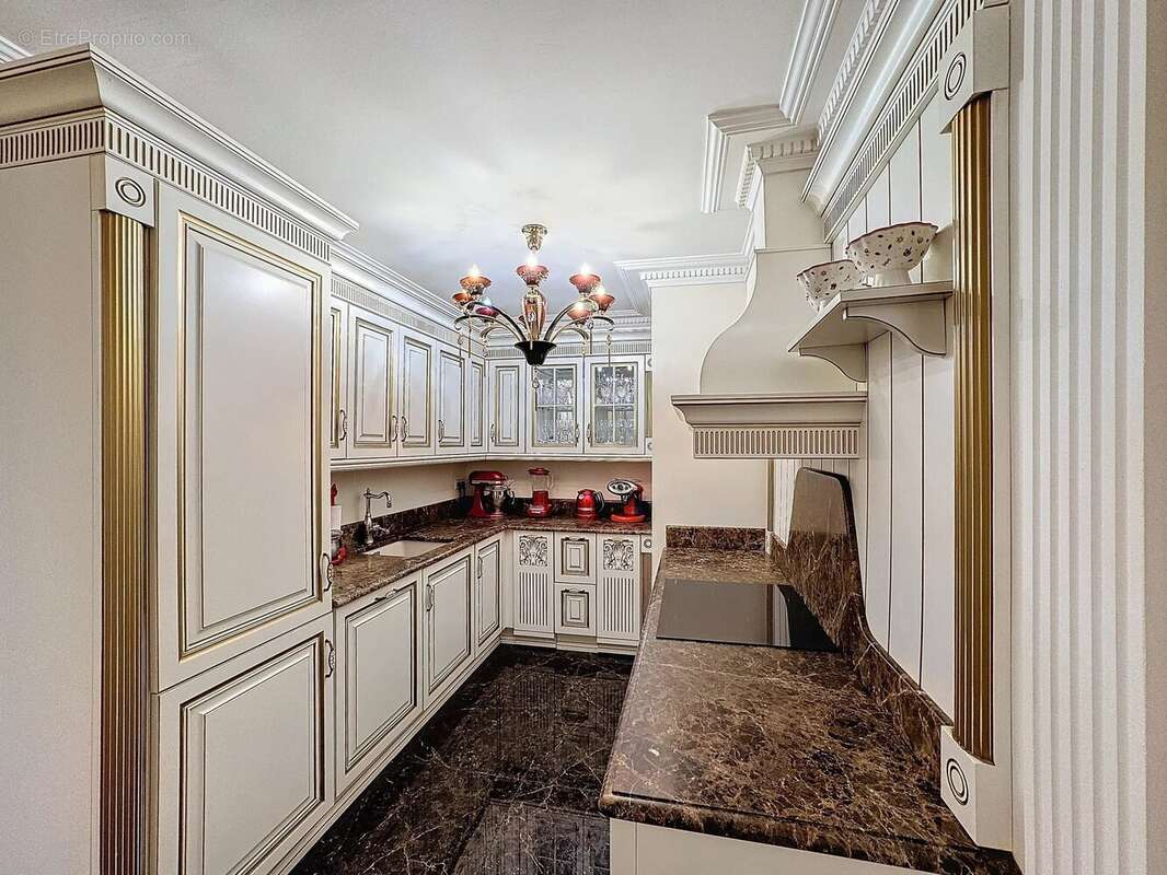 Appartement à VALLAURIS