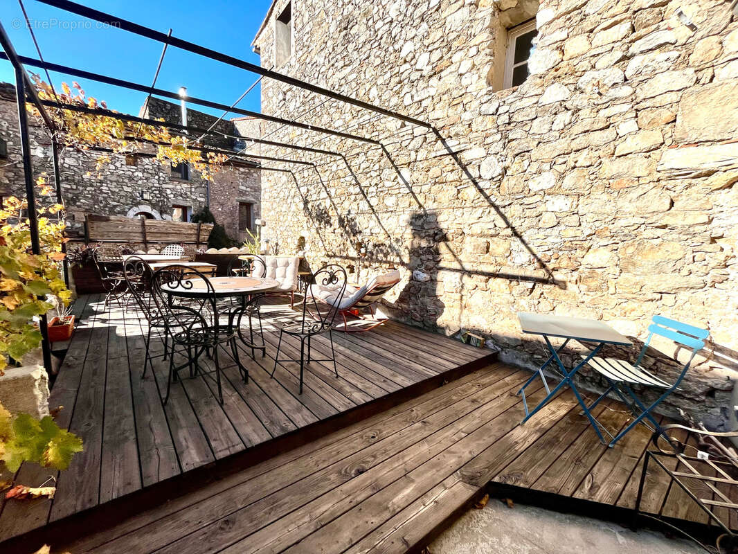 Maison à PEGAIROLLES-DE-BUEGES