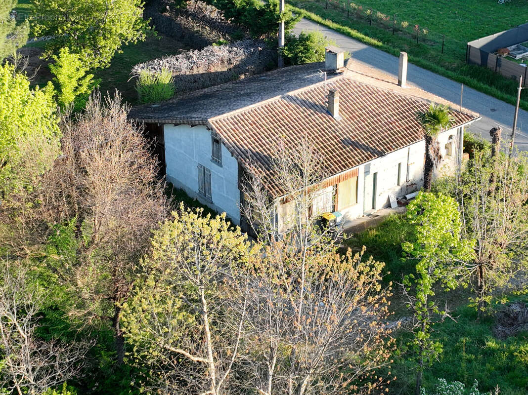 Maison à MONTBARTIER