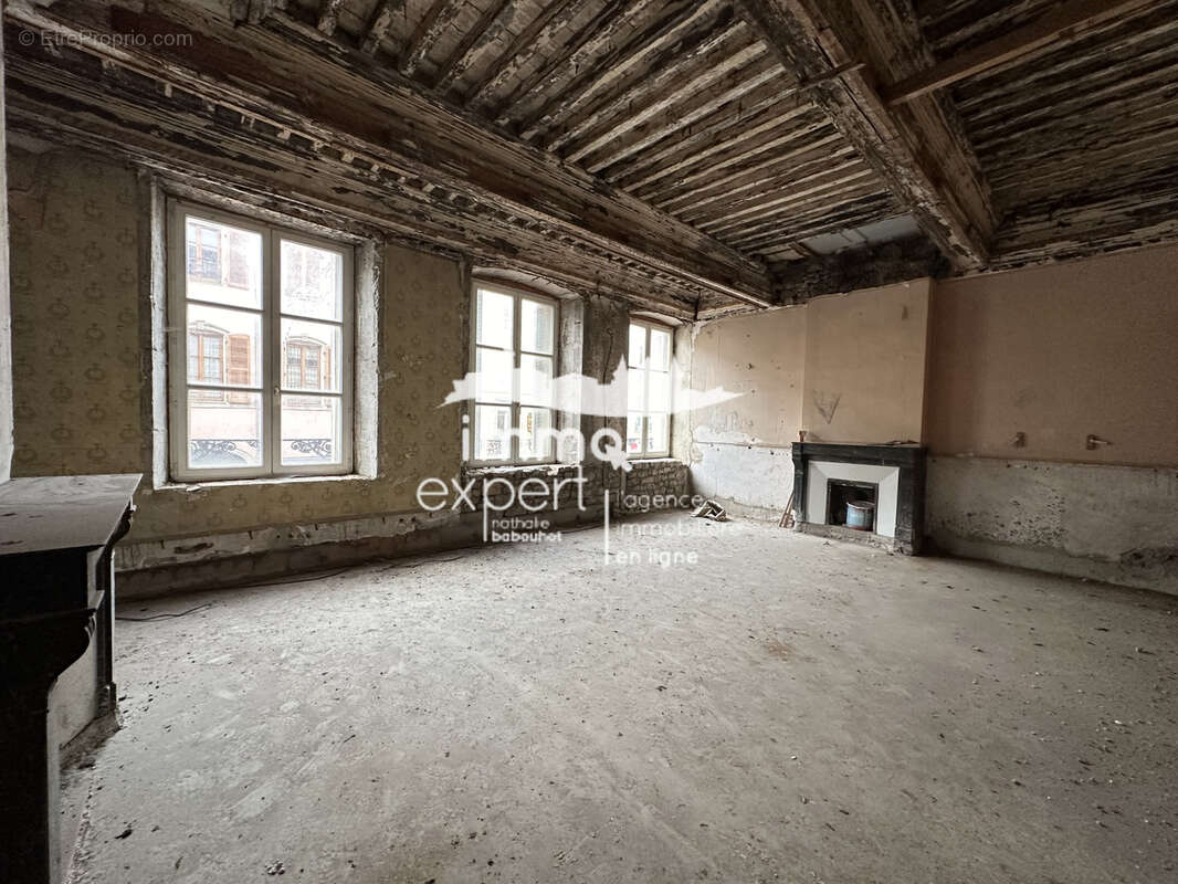 Appartement à MIRECOURT