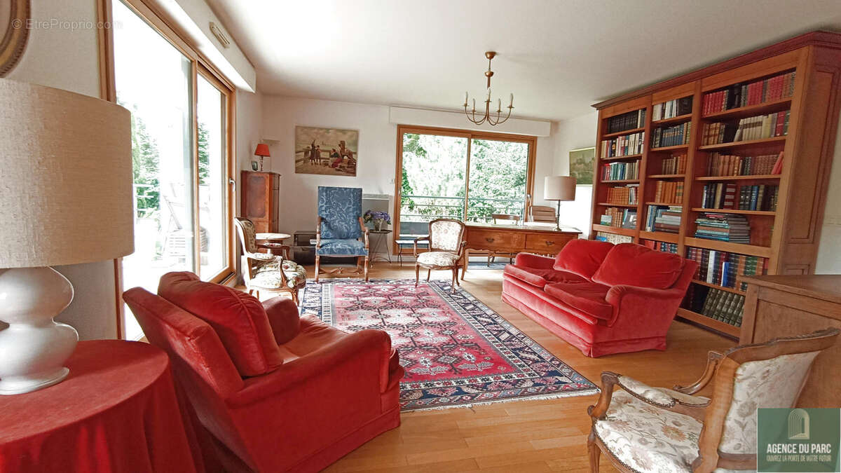 Appartement à VILLE-D'AVRAY