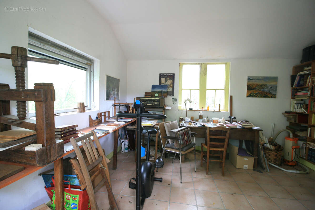 Maison à LA CHAPELLE-AUBAREIL