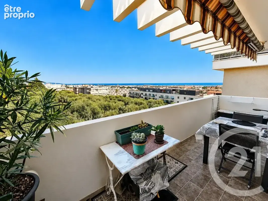 Appartement à SAINT-LAURENT-DU-VAR