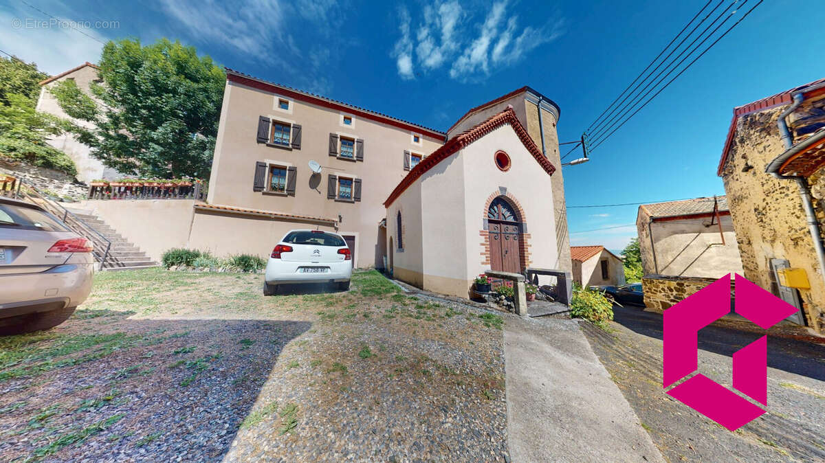 Maison à MAREUGHEOL