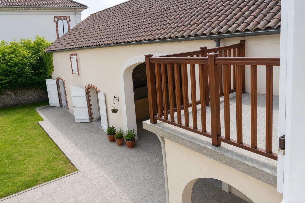 Maison à LABATUT-RIVIERE