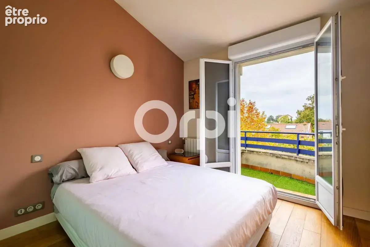 LE RAINCY secteur "PLATEAU" Appartement 2 pièces de 45m² avec parking en sous-sol, cave et balcons - photo 7