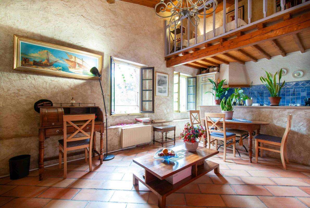Maison à CARROS