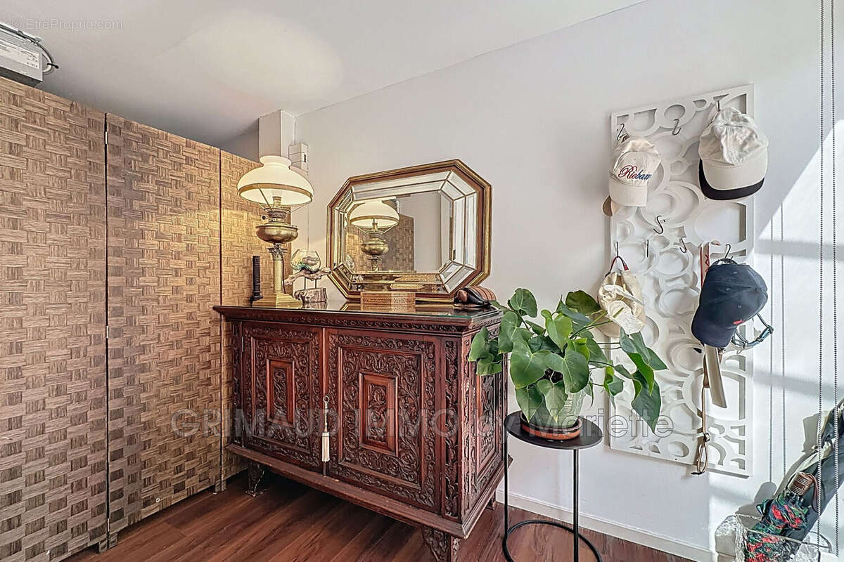 Appartement à COGOLIN