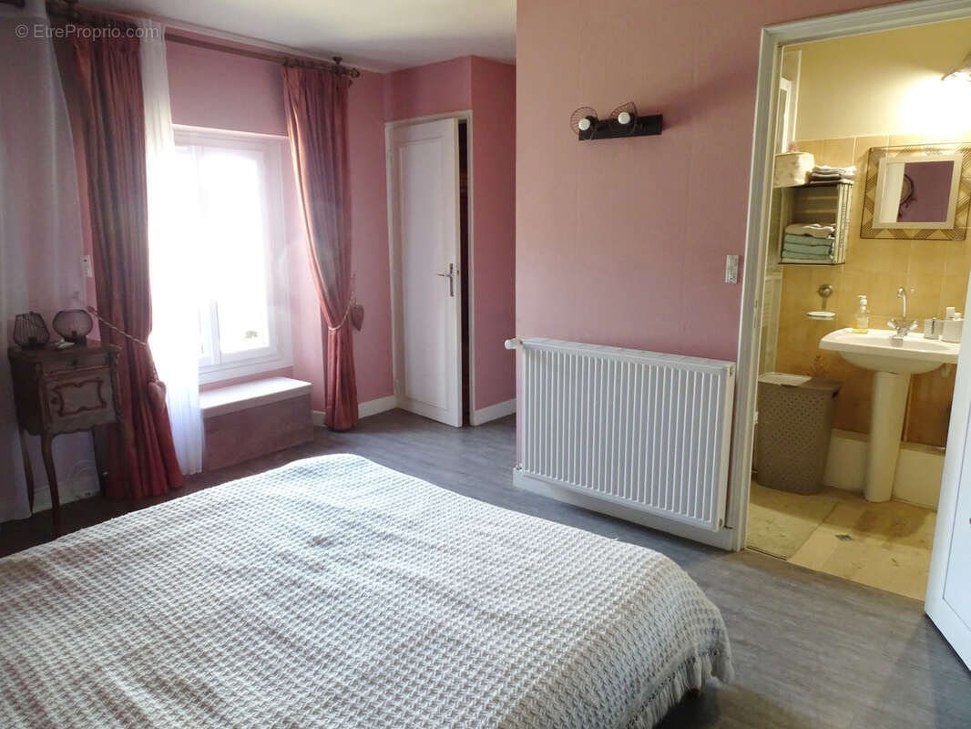 Maison à MONTIGNY-SUR-AUBE