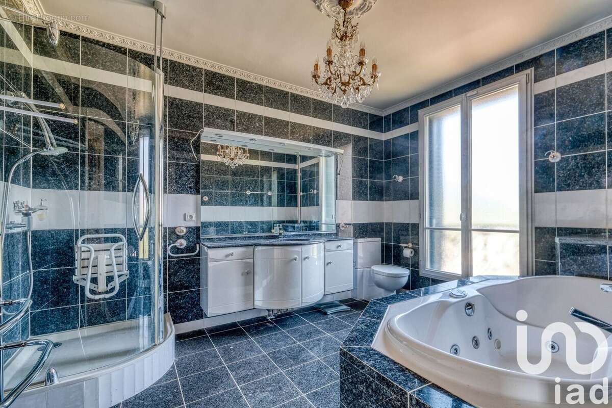 Photo 9 - Maison à VILLEMOMBLE