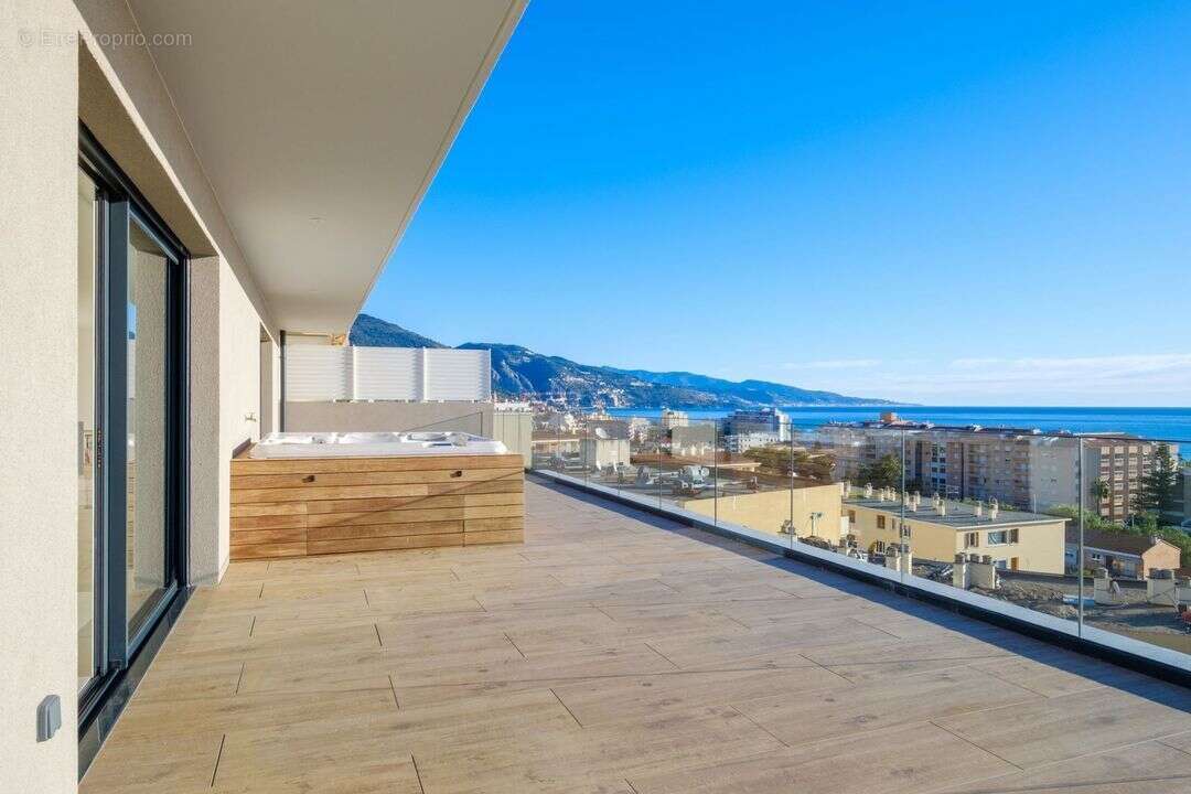 Appartement à ROQUEBRUNE-CAP-MARTIN