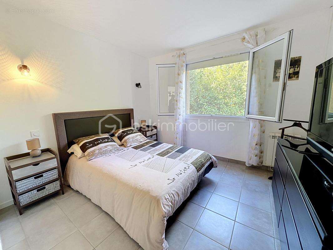 Maison 5 chambres avec piscine - garage - patio - photo 8