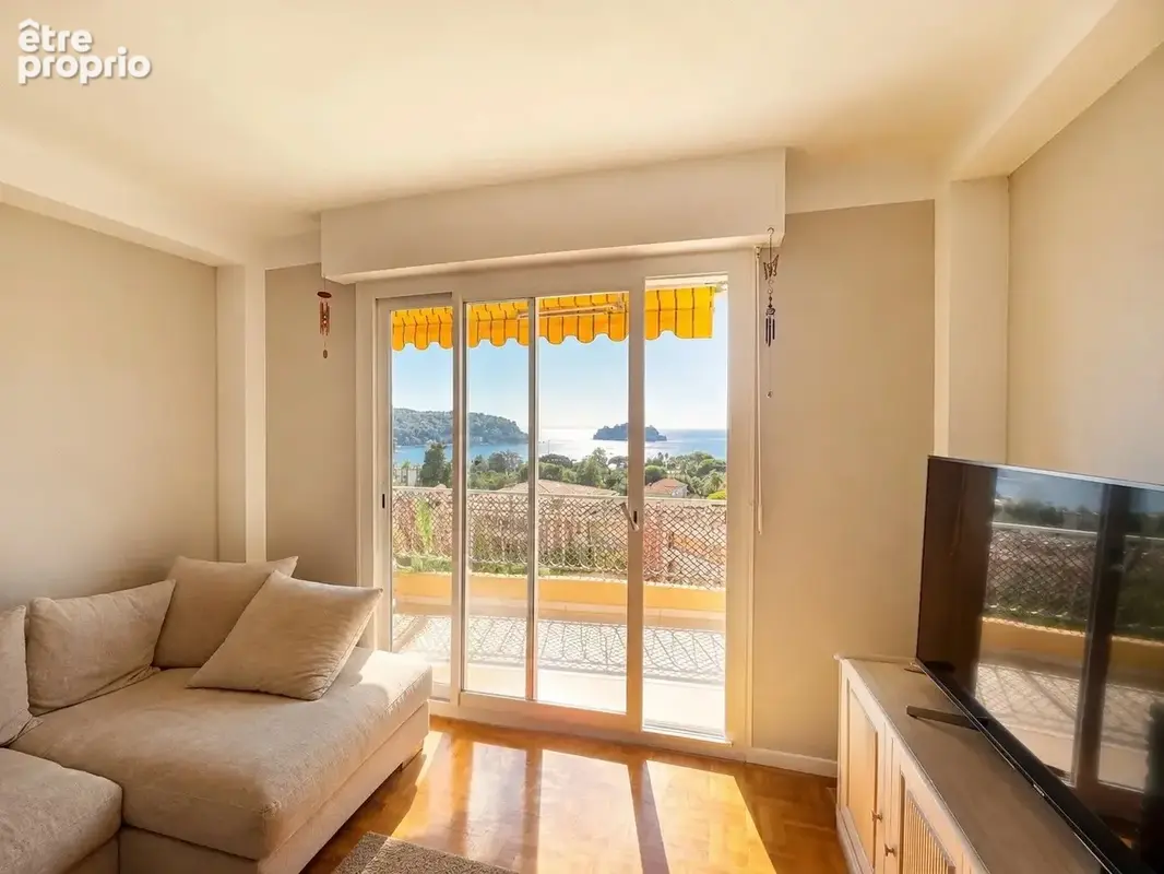 Appartement rénové avec vue mer panoramique, grande terrasse et stationnement - photo 3