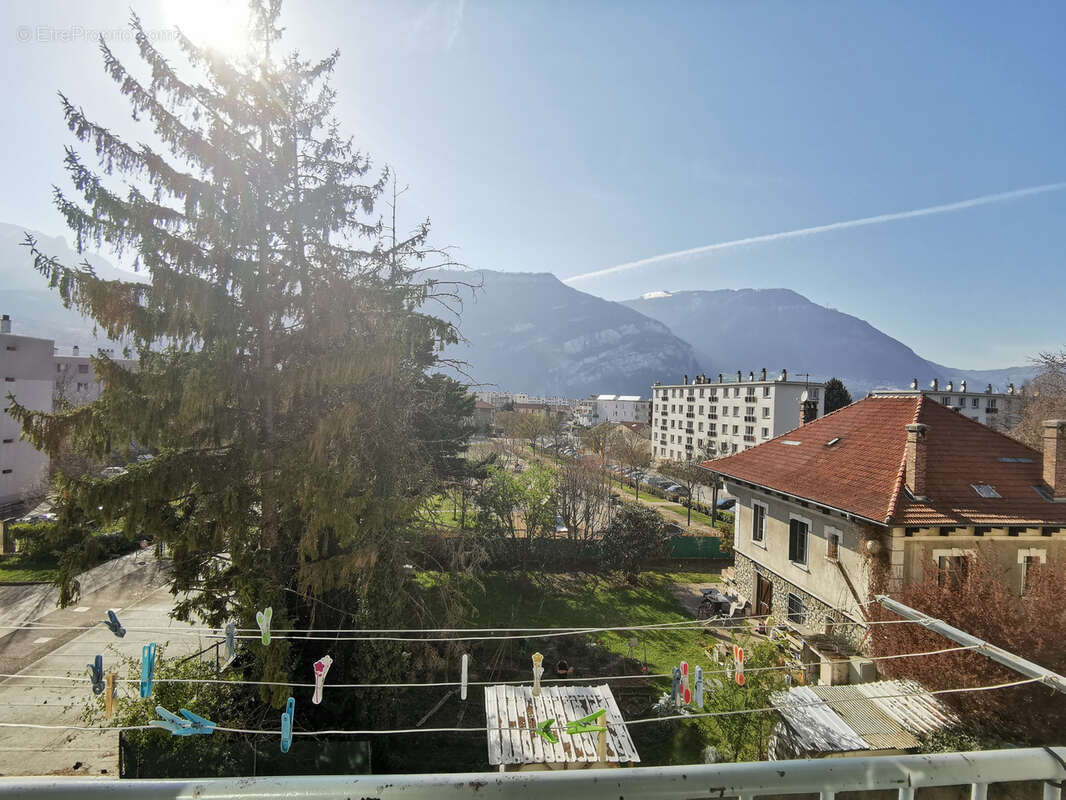 Appartement à FONTAINE