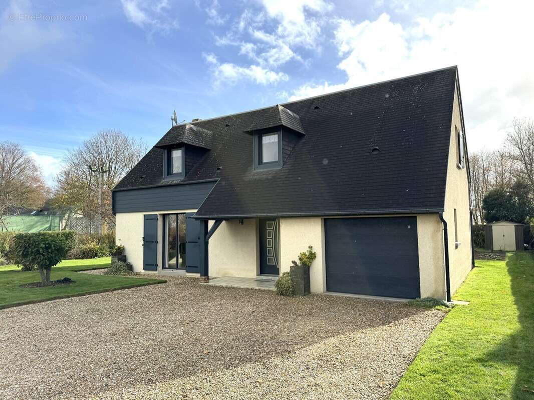 Maison à CANY-BARVILLE