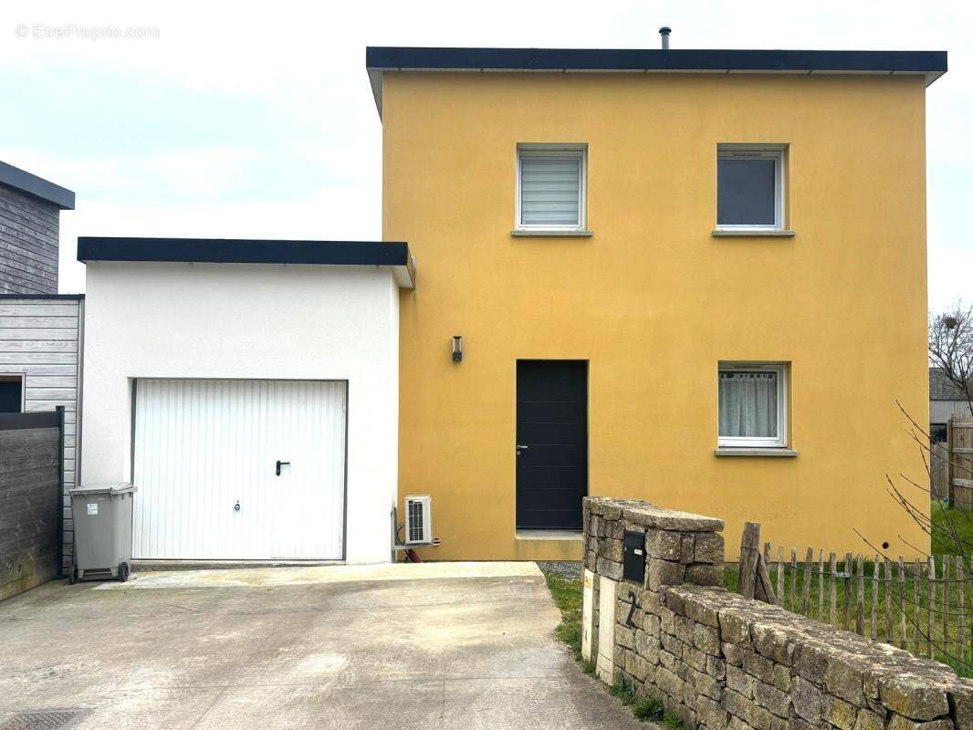 Maison à PLOUNEVEZEL