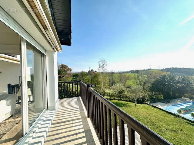 Appartement à ARBONNE